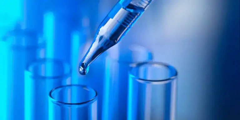 Regulación de la FDA para dispositivos de diagnóstico in vitro: La guía completa para la entrada en el mercado de EE. UU.